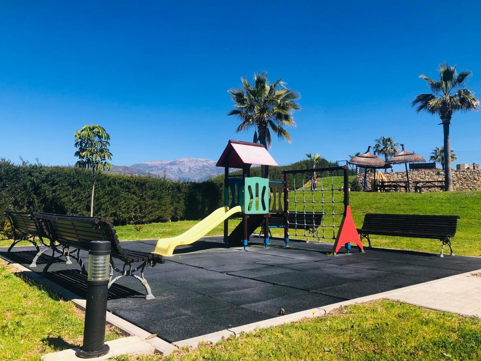 Casa Lozano Golf And Beach Caleta De Velez Exterior photo